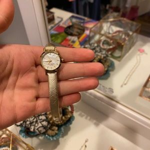 Adorable small kate spade watch!!!